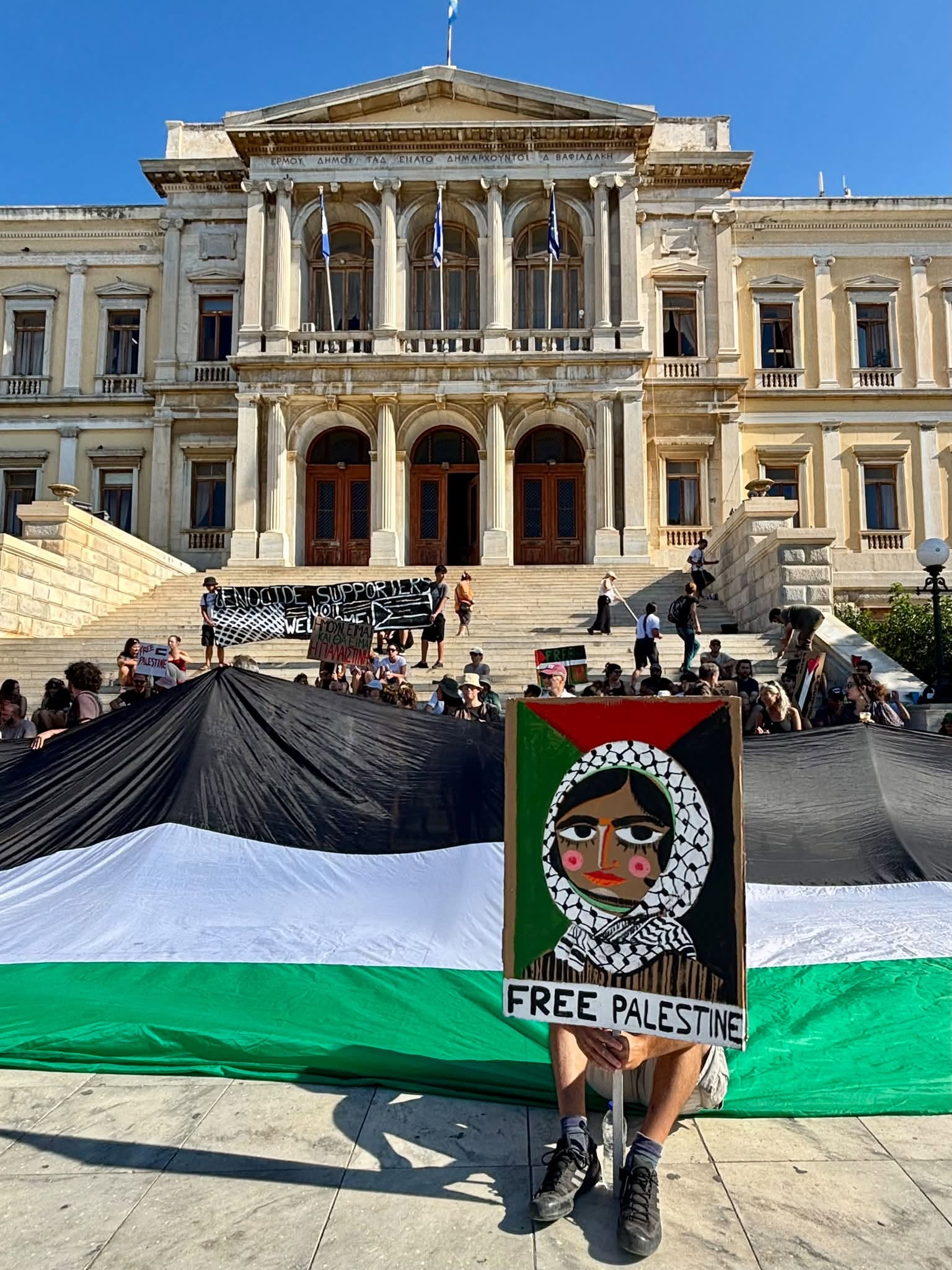 Ακυρώθηκε και η τελευταία άφιξη του ισραηλινού Crown Iris στη Σύρο 