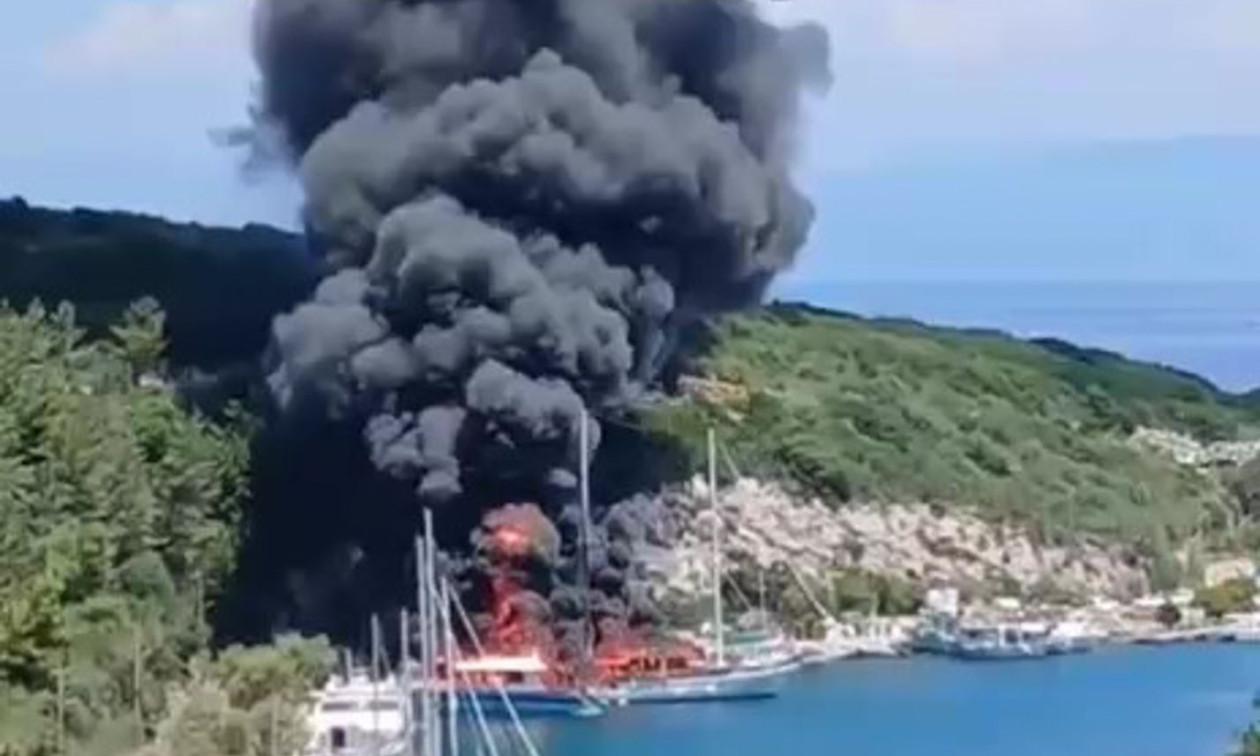 Φωτιά σε τουριστικά σκάφη στους Παξούς: Πώς ένας καπετάνιος έδωσε 4 τουρίστες (ΒΙΝΤΕΟ)
