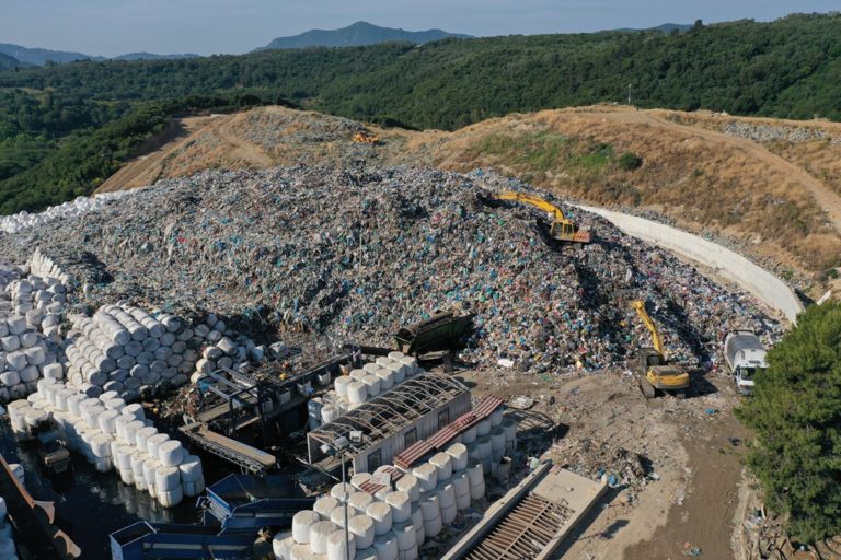  «Το μάρμαρο» της μεταφοράς των σκουπιδιών της Κέρκυρας και το … γιοφύρι της Άρτας