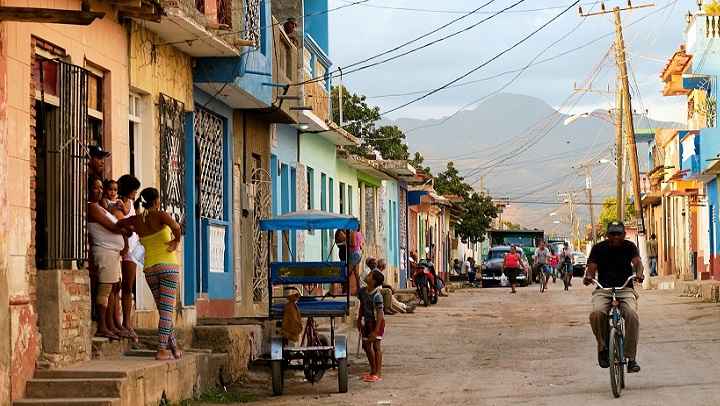 Η Κούβα πιέζεται, η Κούβα ανθίσταται