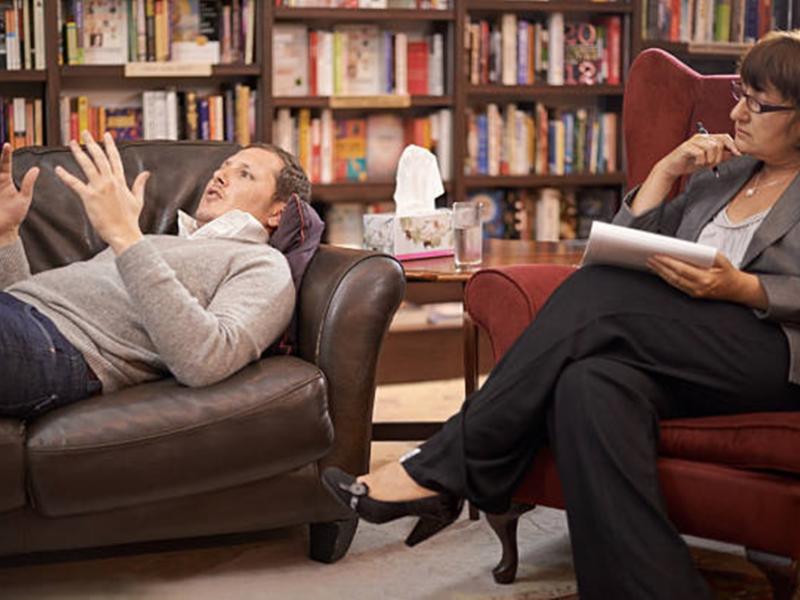 Ένας εκπαιδευτικός στο ντιβάνι του ψυχαναλυτή