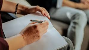 Μαζικές μηνύσεις για τα παράνομα κέντρα ψυχοθεραπείας