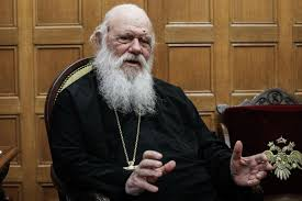 Και ο Αρχιεπίσκοπος Ιερώνυμος στο ακροδεξιό Breitbart: Έπαινοι μετά παραινέσεων στον Τραμπ