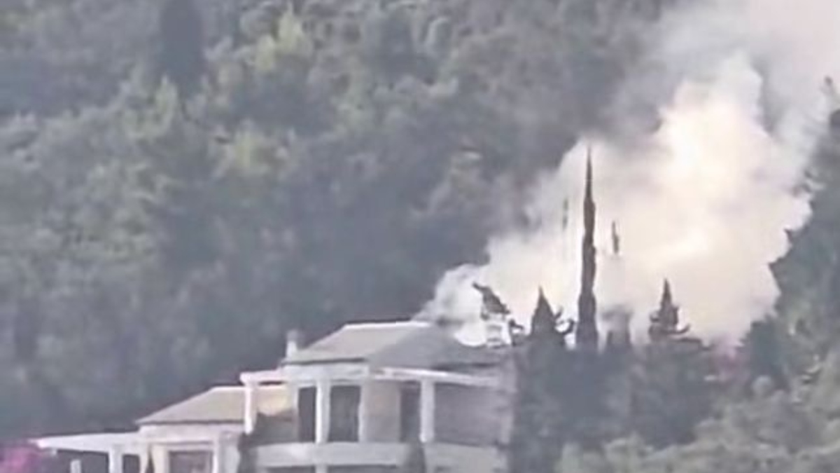 Φωτιά σε αποθήκη με φωτοβολταϊκά στον Άγιο Γόρδιο – Σε επιφυλακή και εναέρια μέσα