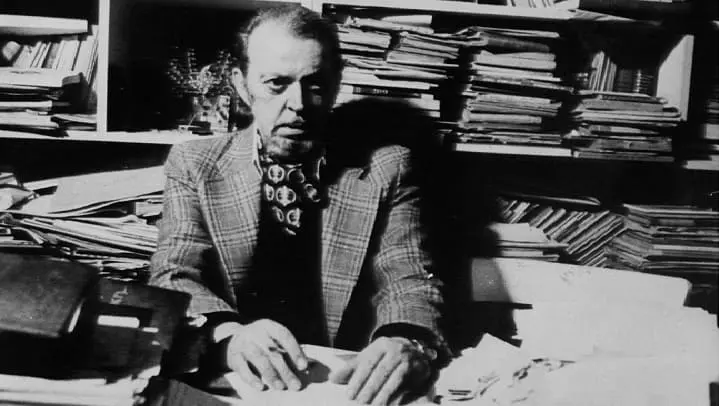 «Αν θες να λέγεσαι άνθρωπος…» – Σαν σήμερα γεννήθηκε ο μεγάλος Έλληνας ποιητής Τάσος Λειβαδίτης