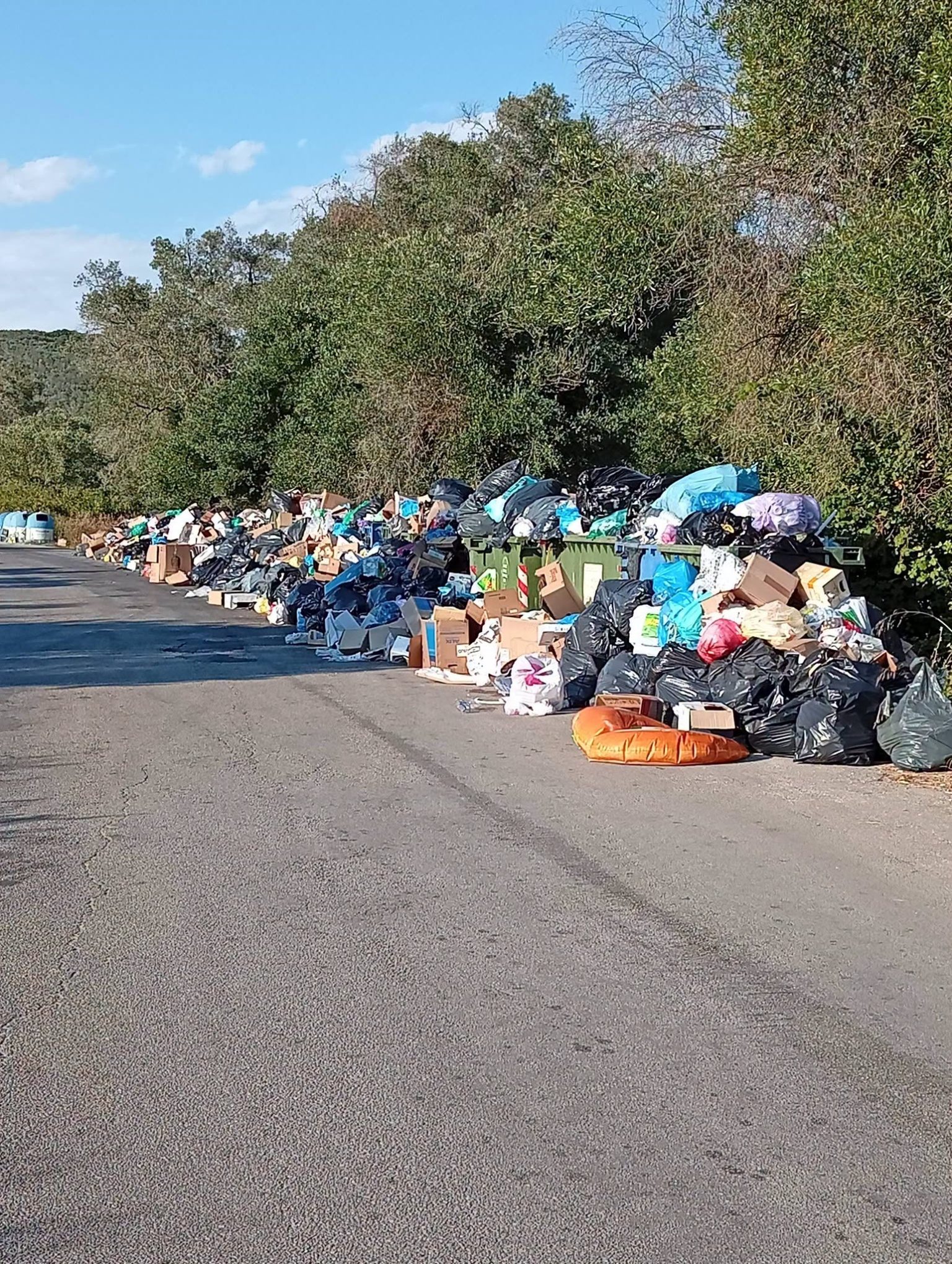 Αποκομιδή απορριμμάτων στη Νότια Κέρκυρα