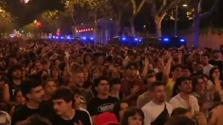 Ισπανία: Πάνω από 10.000 άνθρωποι στους δρόμους για την έξωση 87χρονης – «Ντροπή»