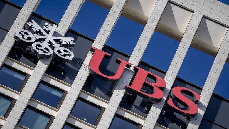 UBS: Η διεύρυνση της οικονομικής ανισότητας στην Ελλάδα την περίοδο 2020-2025 – Αυξήθηκε ο πλούτος, μειώθηκε η περιουσία του μέσου πολίτη