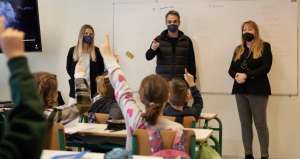 Κατάργηση της μάσκας στα σχολεία εξήγγειλε ο Κ. Μητσοτάκης προλαμβάνοντας τις αποφάσεις της επιτροπής