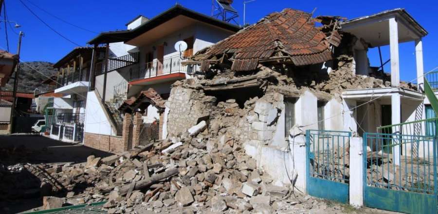 Άλλη μια δύσκολη νύχτα για τους κατοίκους της Ελασσόνας - Στα 898 τα μη κατοικήσιμα σπίτια (ΦΩΤΟ)