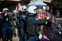 Καταστολή με ΜΑΤ και χημικά στις πανεκπαιδευτικές κινητοποιήσεις σε Αθήνα και Θεσσαλονίκη (pics/vid)