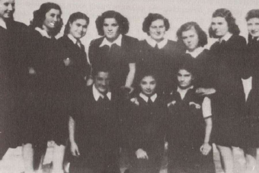 “Μακριά ροδίζει η ανατολή”: Κάλαντα πολιτικών κρατουμένων στις γυναικείες φυλακές Αβέρωφ, 1948 – Ακούστε τα
