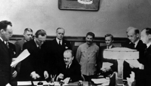 Το σύμφωνο Μολότοφ – Ρίμπεντροπ (Αύγουστος 1939) και η εξίσωση κομμουνισμού – φασισμού