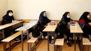 Δηλητηρίασαν ξανά περισσότερες από 60 μαθήτριες σε σχολεία του Ιράν
