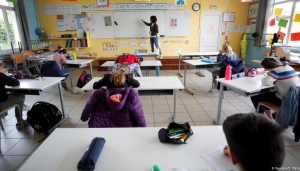 Μαζικές απεργίες εκπαιδευτικών στη Γαλλία: Βασική τους διεκδίκηση είναι η μείωση του αριθμού των μαθητών με διπλασιασμό των τάξεων