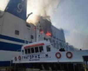 Φωτιά σε πλοίο στην Κέρκυρα: Με super puma στο νησί οι διασωθέντες από το γκαράζ – Διασωληνώθηκε ο ένας (Video)