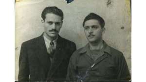 Σαν σήμερα 30 Μάη 1941 οι νεολαίοι Μανώλης Γλέζος και Απόστολος Σάντας κατεβάζουν τη Γερμανική σημαία από την Ακρόπολη