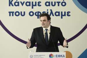 Η απατηλή στατιστική Πιερρακάκη για τις συγχωνεύσεις σχολικών τμημάτων