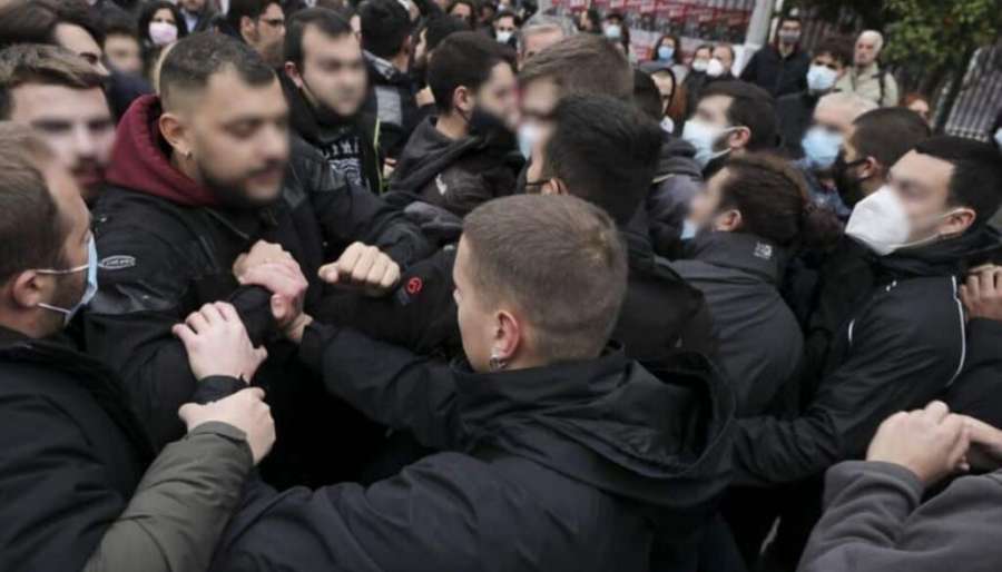 Ανακοίνωση της Πορείας για την απαγόρευση της εισόδου της αντιπροσωπείας του ΣΥΡΙΖΑ στο Πολυτεχνείο από ομάδες των ΕΑΑΚ