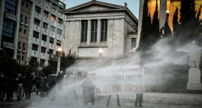 Αναλυτικά όλα τα ψέματα και οι παραβιάσεις της νομιμότητας από την ΕΛΑΣ την Παρασκευή στο Σύνταγμα