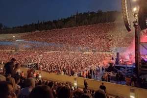 Συναυλία για τα Τέμπη στο Καλλιμάρμαρο: Μέγα πλήθος και μέγα πάθος και οργή