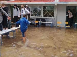 Κλειστά όλα τα σχολεία αύριο στην Αττική λόγω κακοκαιρίας - Αναμένεται επίσημη ανακοίνωση - Ποιοι Δήμοι ανακοίνωσαν το κλείσιμο
