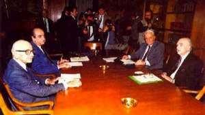 Σαν σήμερα στις 22 Νοέμβρη 1989 σχηματίζεται &quot;οικουμενική κυβέρνηση&quot; με πρωθυπουργό τον Ζολώτα