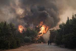 Σε πύρινη «πολιορκία» η χώρα – Σοκάρει ο αριθμός των καμένων εκτάσεων - Φυσικές καταστροφές ή κυβερνητικές ευθύνες και καπιταλιστικά σχέδια;