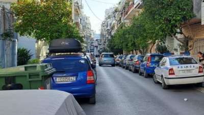 Αστυνομία έξω από κατειλημμένα σχολεία του Πειραιά