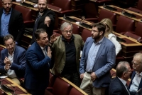«Έχετε την κω....ρα σας ανοιχτή, να» είπε ο Μάρκου (ΣΥΡΙΖΑ) σε Κωνσταντινόπουλο:  - Απεβλήθη από τη Βουλή (Photos/Video