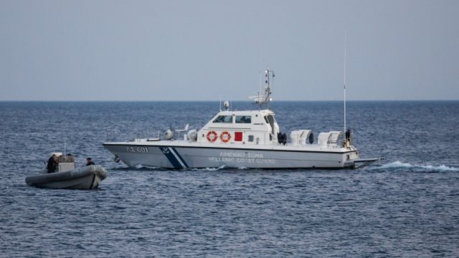 Σκάφος με 25 μετανάστες μεταξύ των οποίων 9 παιδιά δυτικά της Παλιοκαστρίτσας
