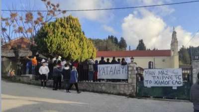 Καταλήψεις σχολείων στη Βόρεια Κέρκυρα: &quot;Μη μας παίρνετε το χαμόγελο&quot;