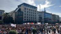 Χιλιάδες διαδηλωτές σε Αθήνα και Θεσσαλονίκη φώναξαν “Να σταματήσει τώρα η σφαγή στη Γάζα”