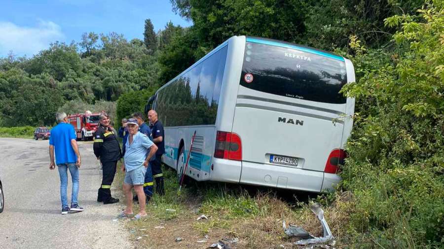 5 τραυματίες από σύγκρουση λεωφορείου ΚΤΕΛ με ΙΧ στο Σιδάρι