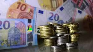 Μια χούφτα (0,7%) κατέχει το 42% των καταθέσεων – Το 72,5% των καταθετών έχει λιγότερα από 1000 ευρώ στην τράπεζα