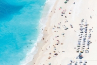 Οι μισές παραλίες με άμμο στην Ελλάδα κινδυνεύουν να εξαφανιστούν έως το 2100