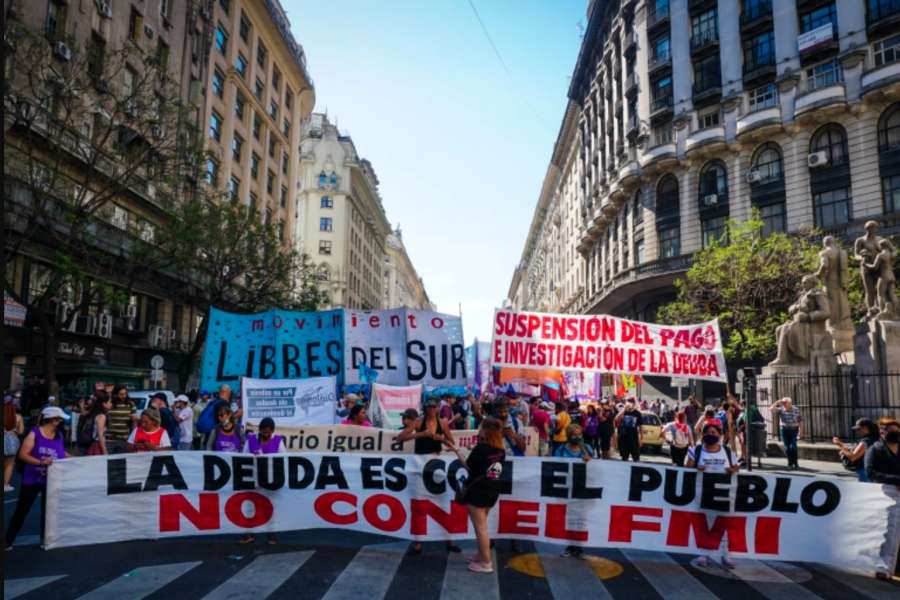 Στους δρόμους ενάντια στο ΔΝΤ ο λαός της Αργεντινής