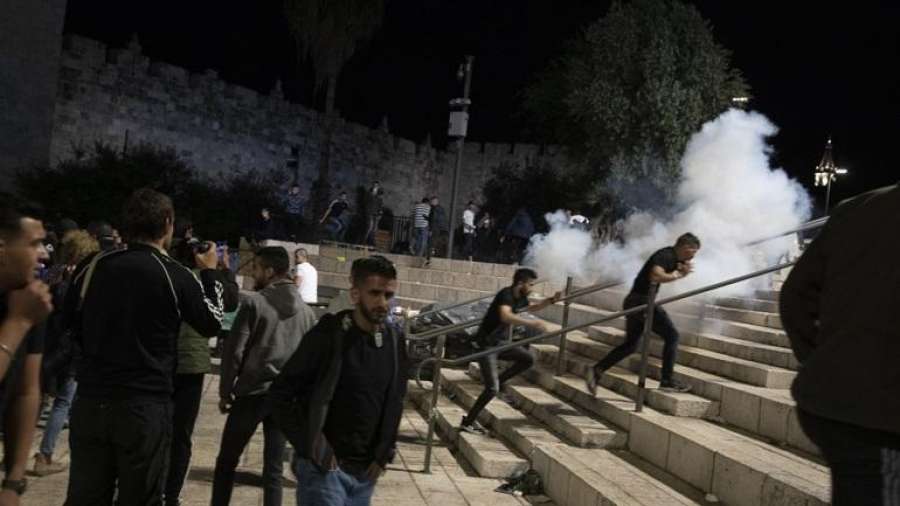 Ιερουσαλήμ: Περισσότεροι από 180 τραυματίες από τις συγκρούσεις στην Πλατεία των Τεμενών