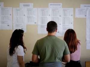 Ο αποκλεισμός 18.174 επιπλέον υποψηφίων από πέρυσι και η ταξική εκπαίδευση Της Μάχης Νικολάρα