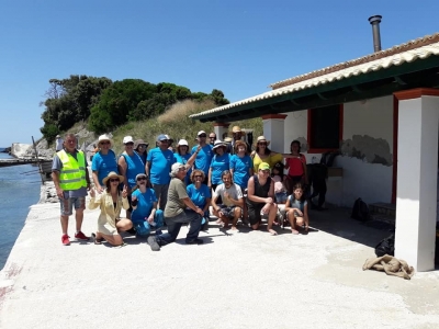 Με επιτυχία η δράση για καθαρισμό της παραλίας του Χαλικούνα και γνωριμία με τον βιότοπο της λίμνης Κορισσίων από τον «Σύλλογο Φίλων και Προστασίας Περιοχών Natura Νότιας Κέρκυρας» - ΦΩΤΟ - ΒΙΝΤΕΟ