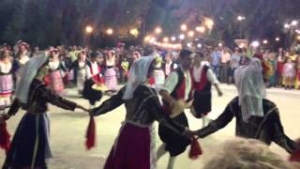 Όλα σου είναι παραδείσια Παραδοσιακός Kερκυραϊκός συρτός χορός