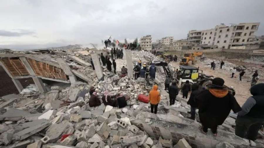 Το εγκληματικό εμπάργκο καταδικάζει σε αφανισμό τους σεισμόπληκτους της Συρίας