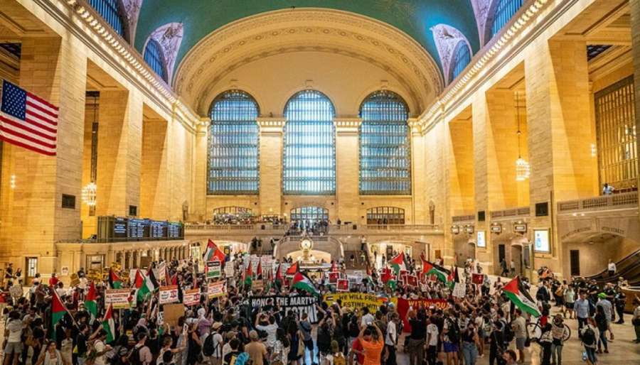 Διαδηλωτές για την Παλαιστίνη μπαίνουν στο Grand Central Station στη Νέα Υόρκη (video-φωτο)