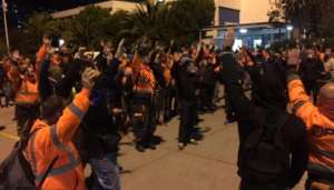 Οργή για τον νεκρό εργάτη στις προβλήτες της Cosco. Με 24ωρη απεργία απαντούν οι εργαζόμενοι