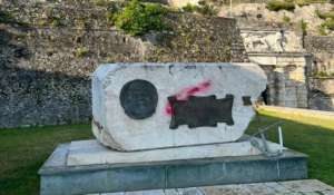 Βεβήλωσαν το μνημείο του Ρώσου ναυάρχου Θεόδωρου Ουσακόφ στην Κέρκυρα