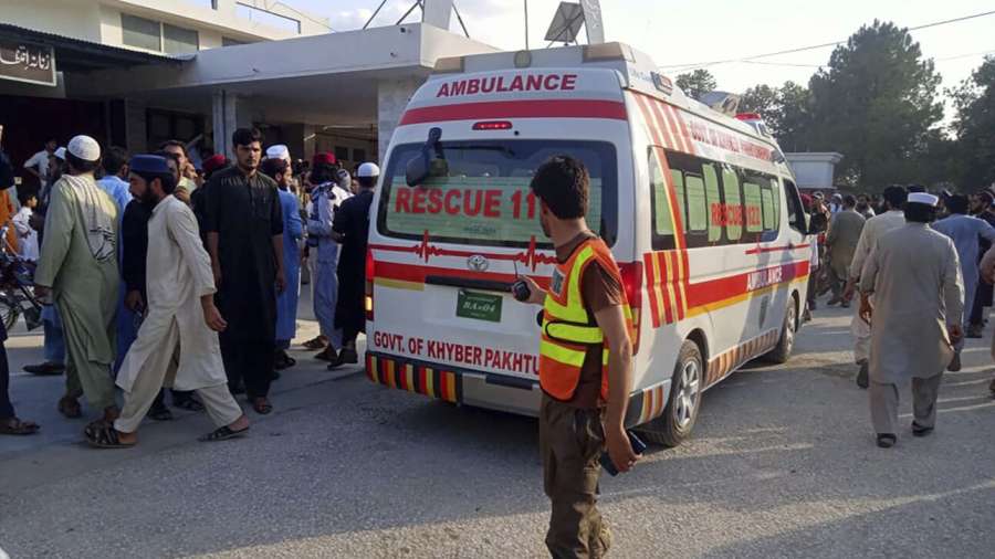 Πάνω από 40 νεκροί και 200 τραυματίες από επίθεση αυτοκτονίας στο Πακιστάν