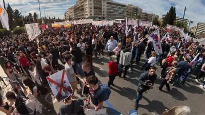 Συλλαλητήρια μαζικής οργής για το έγκλημα στα Τέμπη - Xημικά από τα ΜΑΤ μέσα στο μετρό «Μεταξουργείο»