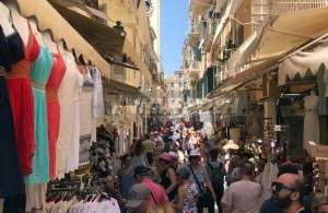 Στα επίπεδα του 2019 η τουριστική κίνηση στην Κέρκυρα