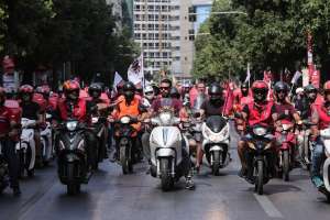 «Οι εργαζόμενοι της efood στην Ελλάδα ΔΕΝ είστε μόνοι» – Μήνυμα αλληλεγγύης από διανομείς στη Τουρκία