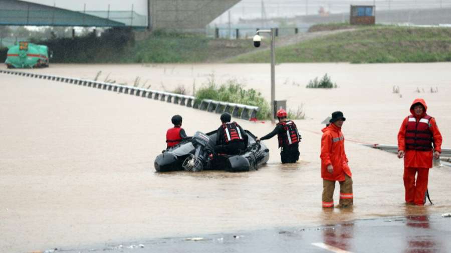 Δεκάδες νεκροί και αγνοούμενοι από φονικές πλημμύρες στη Νότιο Κορέα– Εικόνες Αποκάλυψης